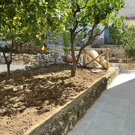 Montegrappa Garden Bed & Breakfast